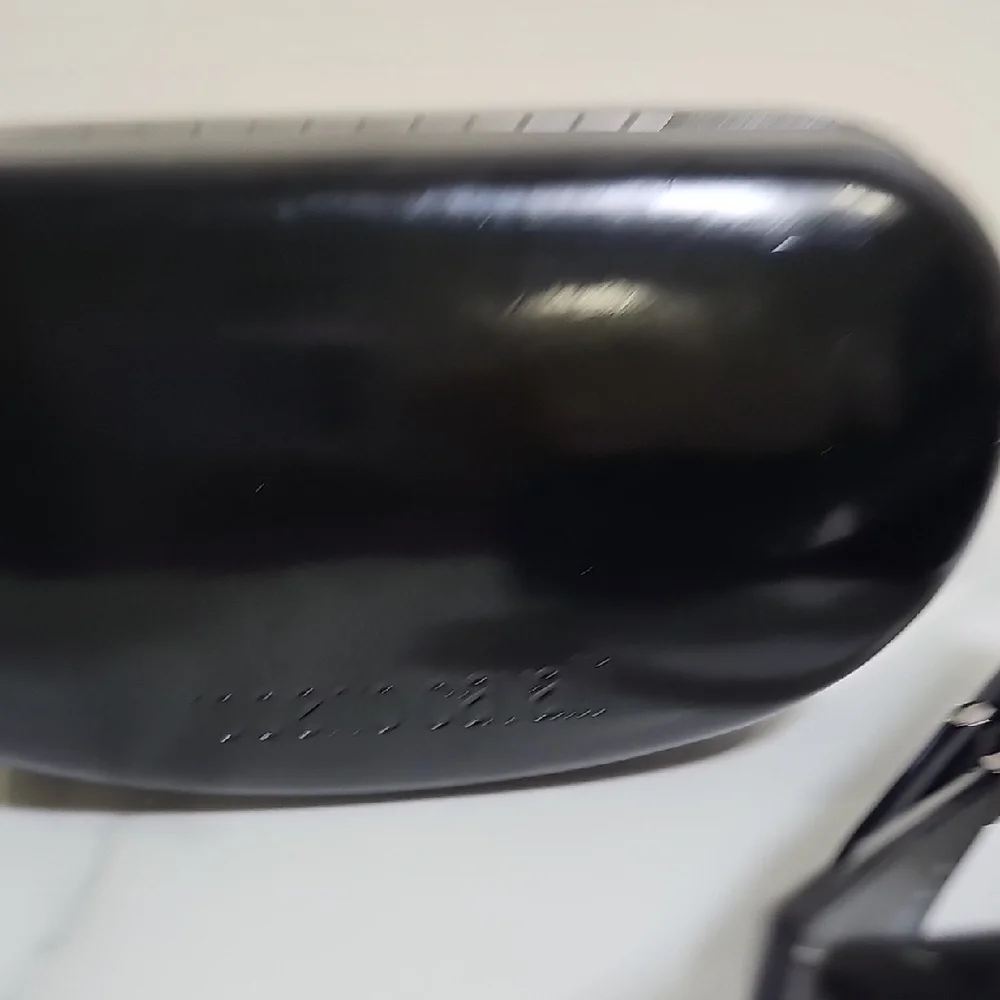 Roberto Cavalli Black Sunglasses with a Black Hard Case - Picture 5 of 9